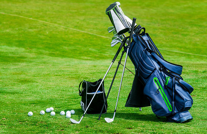 ゴルフに持っていくバッグはどれがおすすめ？ラウンドに必要な持ち物も紹介！