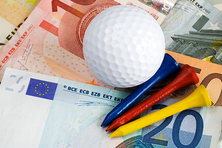 ゴルフの費用はいくらかかる？平均的な初期費用と初心者向けの節約術